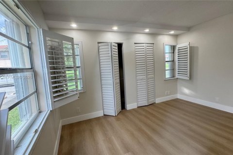 Купить кондоминиум в Корал-Спрингс, Флорида 2 спальни, 71.35м2, № 2011778 - фото 5