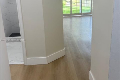 Купить кондоминиум в Корал-Спрингс, Флорида 2 спальни, 71.35м2, № 2011778 - фото 10