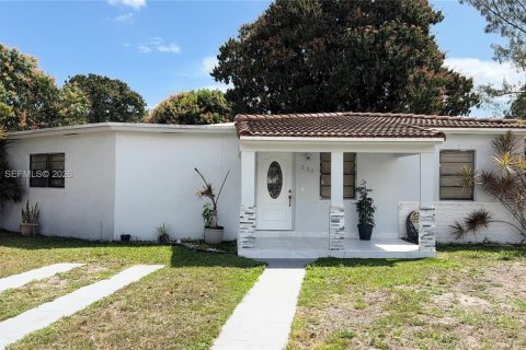 Дом в Хайалиа, Флорида 4 спальни, 128.21м2 № 2049522