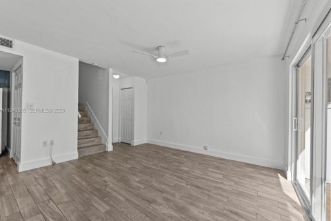 Снять в аренду кондоминиум в Майами, Флорида 2 спальни, 92.9м2, № 2000332 - фото 5