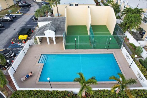Снять в аренду кондоминиум в Майами, Флорида 2 спальни, 92.9м2, № 2000332 - фото 19