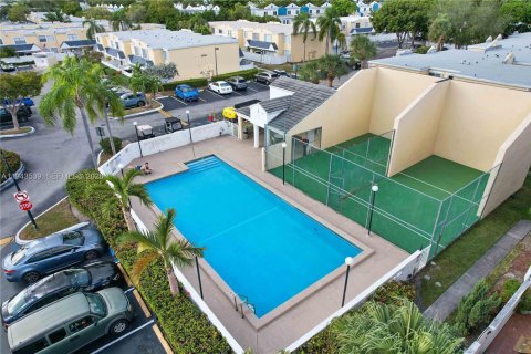 Снять в аренду кондоминиум в Майами, Флорида 2 спальни, 92.9м2, № 2000332 - фото 21