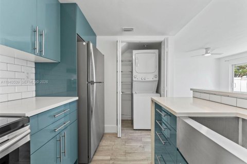 Снять в аренду кондоминиум в Майами, Флорида 2 спальни, 92.9м2, № 2000332 - фото 9