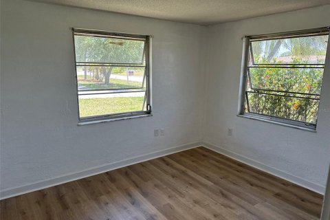 Casa en venta en Port Charlotte, Florida, 2 dormitorios, 84.36 m2 № 1651937 - foto 10