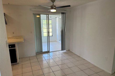 Casa en venta en Port Charlotte, Florida, 2 dormitorios, 84.36 m2 № 1651937 - foto 3