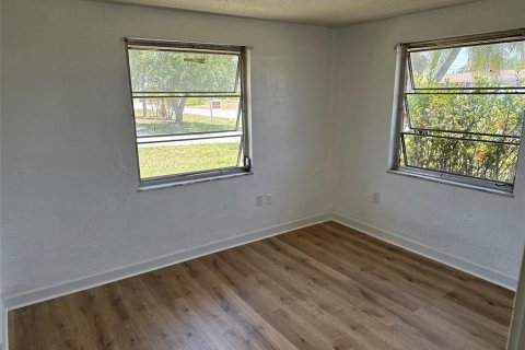 Casa en venta en Port Charlotte, Florida, 2 dormitorios, 84.36 m2 № 1651937 - foto 8