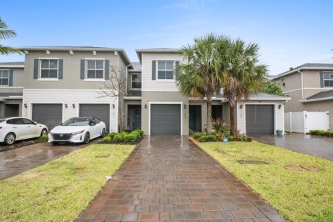 Townhouse in Riviera Beach, Florida 3 bedrooms, 139.35 sq.m. № 2245233