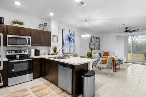 Townhouse in Riviera Beach, Florida 3 bedrooms, 139.35 sq.m. № 2245233 - photo 3