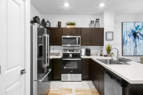 Townhouse in Riviera Beach, Florida 3 bedrooms, 139.35 sq.m. № 2245233 - photo 4