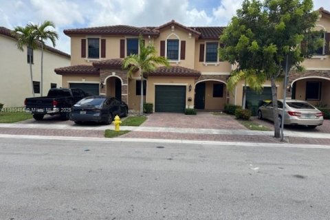 Townhouse in Homestead, Florida 3 bedrooms, 130.81 sq.m. № 1946988 - photo 1