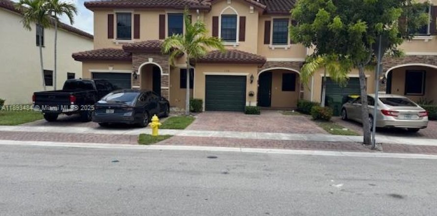 Townhouse in Homestead, Florida 3 bedrooms, 130.81 sq.m. № 1946988