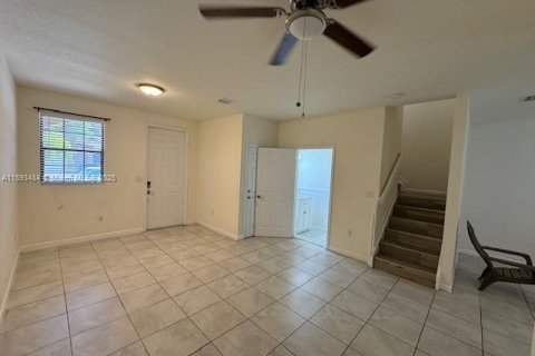 Townhouse in Homestead, Florida 3 bedrooms, 130.81 sq.m. № 1946988 - photo 14