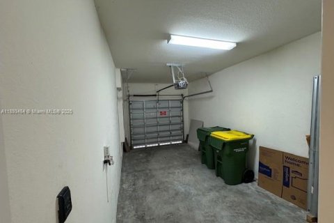 Townhouse in Homestead, Florida 3 bedrooms, 130.81 sq.m. № 1946988 - photo 10