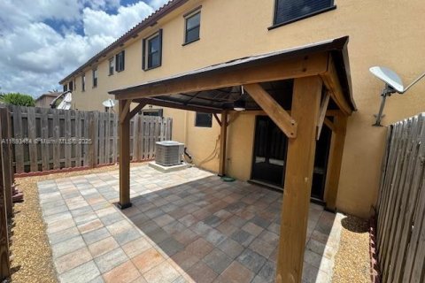 Townhouse in Homestead, Florida 3 bedrooms, 130.81 sq.m. № 1946988 - photo 5