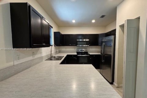 Townhouse in Homestead, Florida 3 bedrooms, 130.81 sq.m. № 1946988 - photo 17