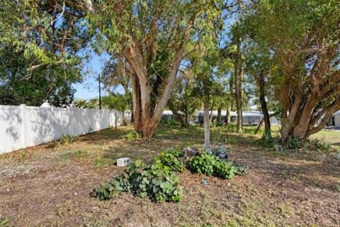 House in Tarpon Springs, Florida 3 bedrooms, 80.27 sq.m. № 2431686 - photo 13