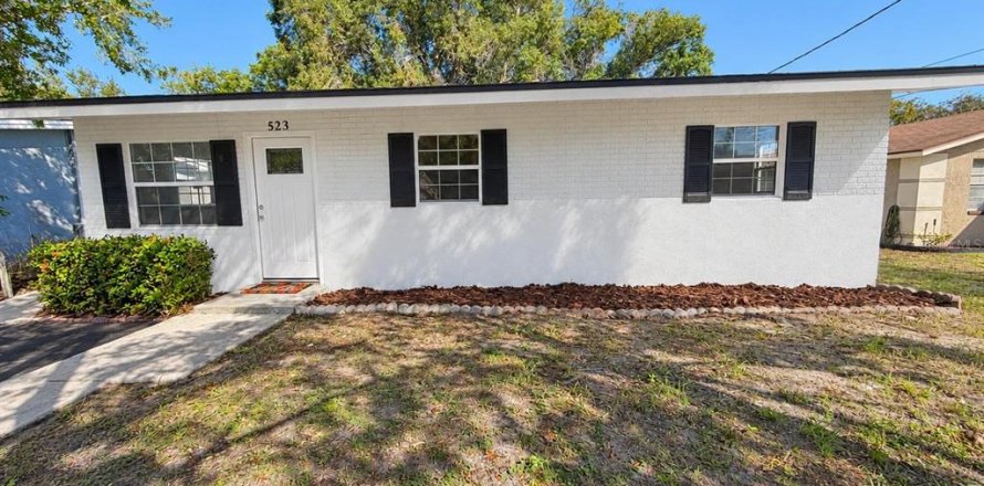 House in Tarpon Springs, Florida 3 bedrooms, 80.27 sq.m. № 2431686