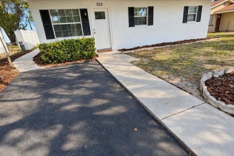 House in Tarpon Springs, Florida 3 bedrooms, 80.27 sq.m. № 2431686 - photo 2