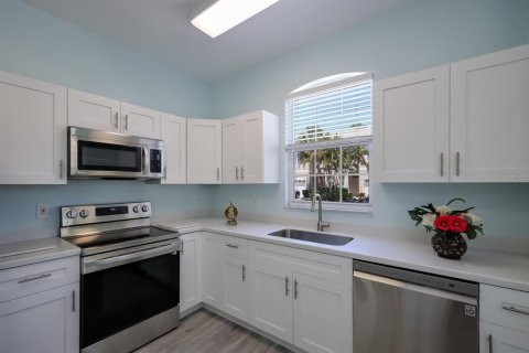 Adosado en venta en Saint Petersburg, Florida, 3 dormitorios, 169.64 m2 № 1771941 - foto 3