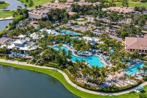 House in Boca Raton, Florida 3 bedrooms, 278.61 sq.m. № 2181863 - photo 19