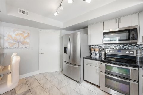 Condominio en venta en Miami, Florida, 2 dormitorios, 105.91 m2 № 2076463 - foto 11