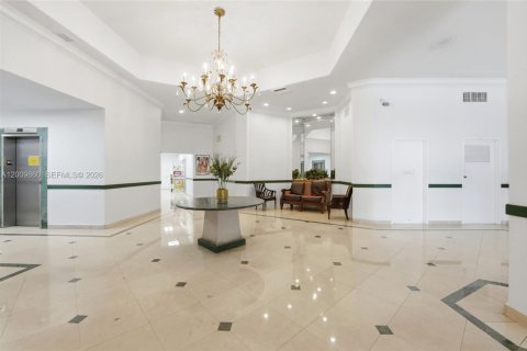 Condominio en venta en Miami, Florida, 2 dormitorios, 105.91 m2 № 2076463 - foto 28