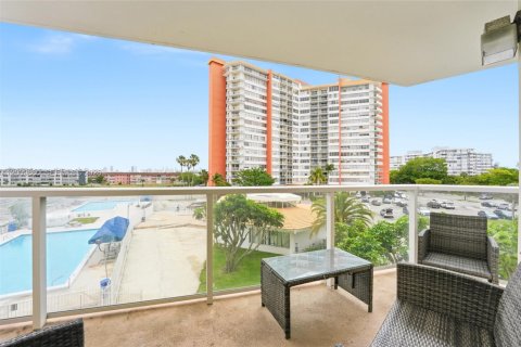 Condominio en venta en Miami, Florida, 2 dormitorios, 105.91 m2 № 2076463 - foto 23