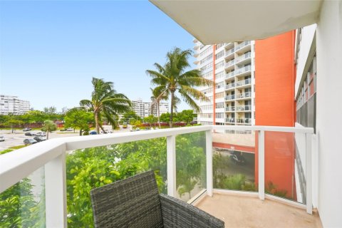 Condominio en venta en Miami, Florida, 2 dormitorios, 105.91 m2 № 2076463 - foto 25