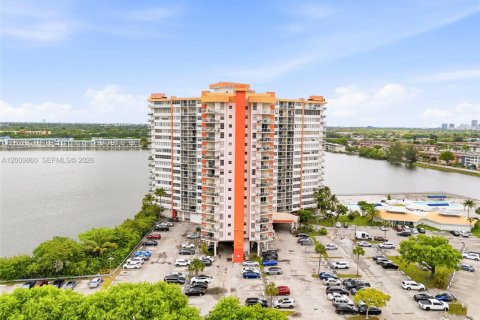 Condominio en Miami, Florida, 2 dormitorios  № 2076463