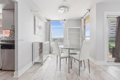Condominio en venta en Miami, Florida, 2 dormitorios, 105.91 m2 № 2076463 - foto 9
