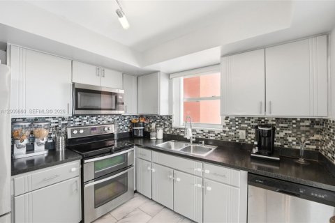 Condominio en venta en Miami, Florida, 2 dormitorios, 105.91 m2 № 2076463 - foto 13