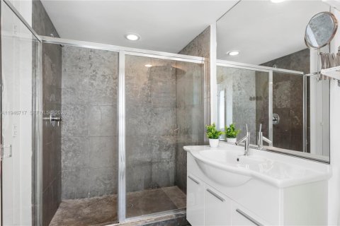 Condominio en venta en Miami, Florida, 3 dormitorios, 173.73 m2 № 2002907 - foto 17