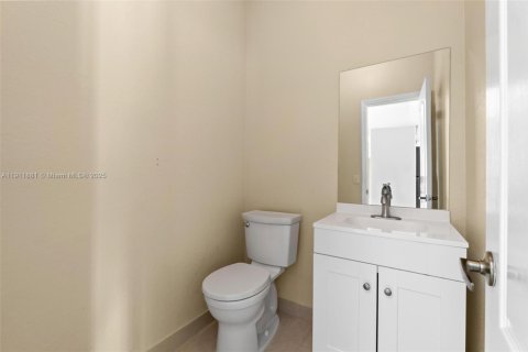 House in Miami Lakes, Florida 3 bedrooms, 150.78 sq.m. № 2082300 - photo 29
