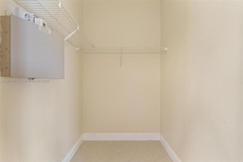 House in Miami Lakes, Florida 3 bedrooms, 150.78 sq.m. № 2082300 - photo 23