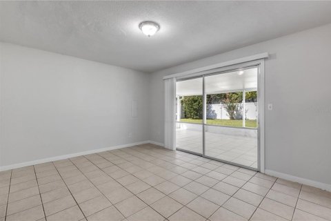 Casa en venta en Deltona, Florida, 3 dormitorios, 125.6 m2 № 2398925 - foto 8