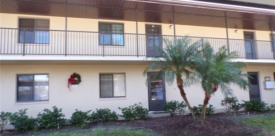 Condominio en Port Charlotte, Florida, 2 dormitorios № 1812843