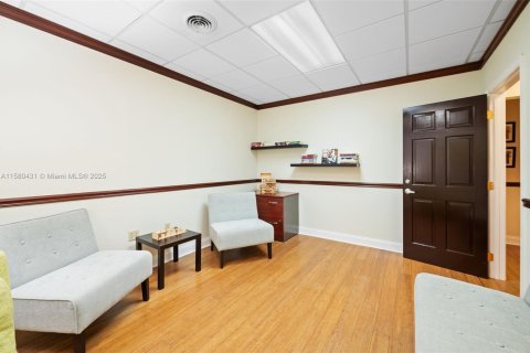 Propiedad comercial en venta en Hollywood, Florida № 1963340 - foto 10