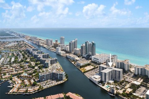 Propiedad comercial en venta en Hollywood, Florida № 1963340 - foto 5