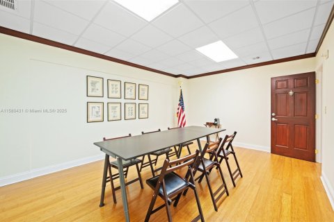 Propiedad comercial en venta en Hollywood, Florida № 1963340 - foto 16