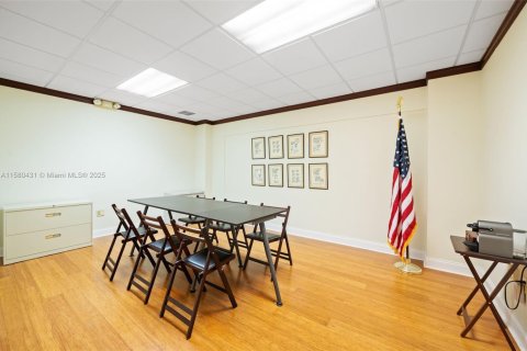 Propiedad comercial en venta en Hollywood, Florida № 1963340 - foto 17