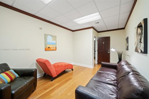 Propiedad comercial en venta en Hollywood, Florida № 1963340 - foto 12