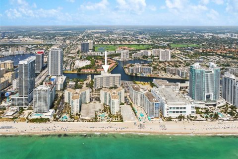 Propiedad comercial en venta en Hollywood, Florida № 1963340 - foto 6