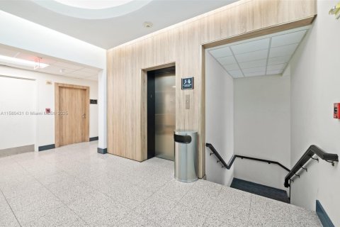 Propiedad comercial en venta en Hollywood, Florida № 1963340 - foto 25