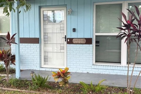 Casa en venta en New Port Richey, Florida, 2 dormitorios, 74.88 m2 № 1911173 - foto 1