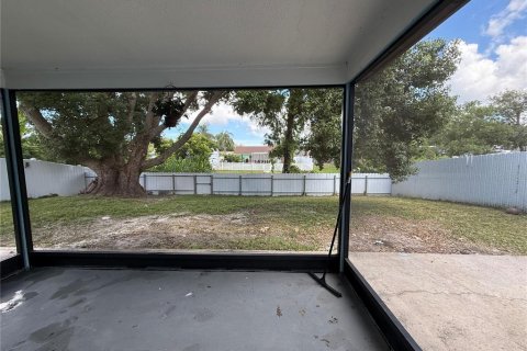 Casa en venta en New Port Richey, Florida, 2 dormitorios, 74.88 m2 № 1911173 - foto 13