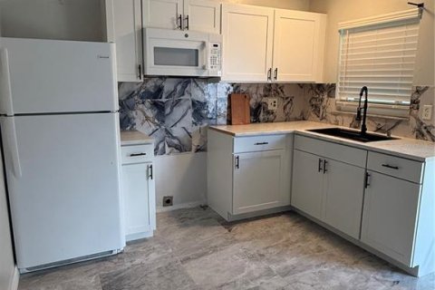 Casa en venta en New Port Richey, Florida, 2 dormitorios, 74.88 m2 № 1911173 - foto 7