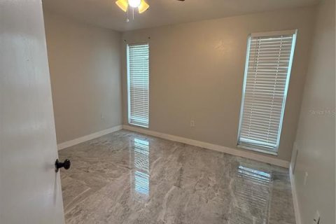 Casa en venta en New Port Richey, Florida, 2 dormitorios, 74.88 m2 № 1911173 - foto 11
