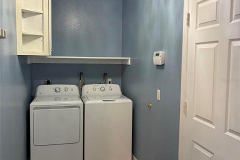 Townhouse in Punta Gorda, Florida 2 bedrooms, 192.68 sq.m. № 2204481 - photo 9