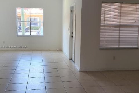 Adosado en alquiler en Dania Beach, Florida, 3 dormitorios № 2013757 - foto 5