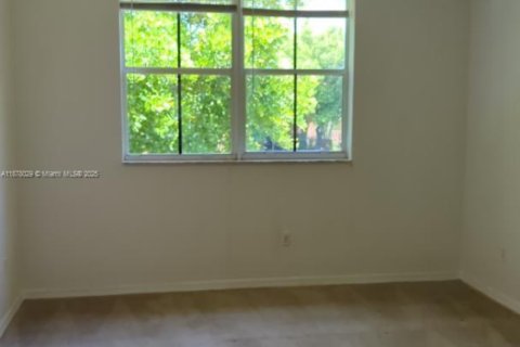 Adosado en alquiler en Dania Beach, Florida, 3 dormitorios № 2013757 - foto 11